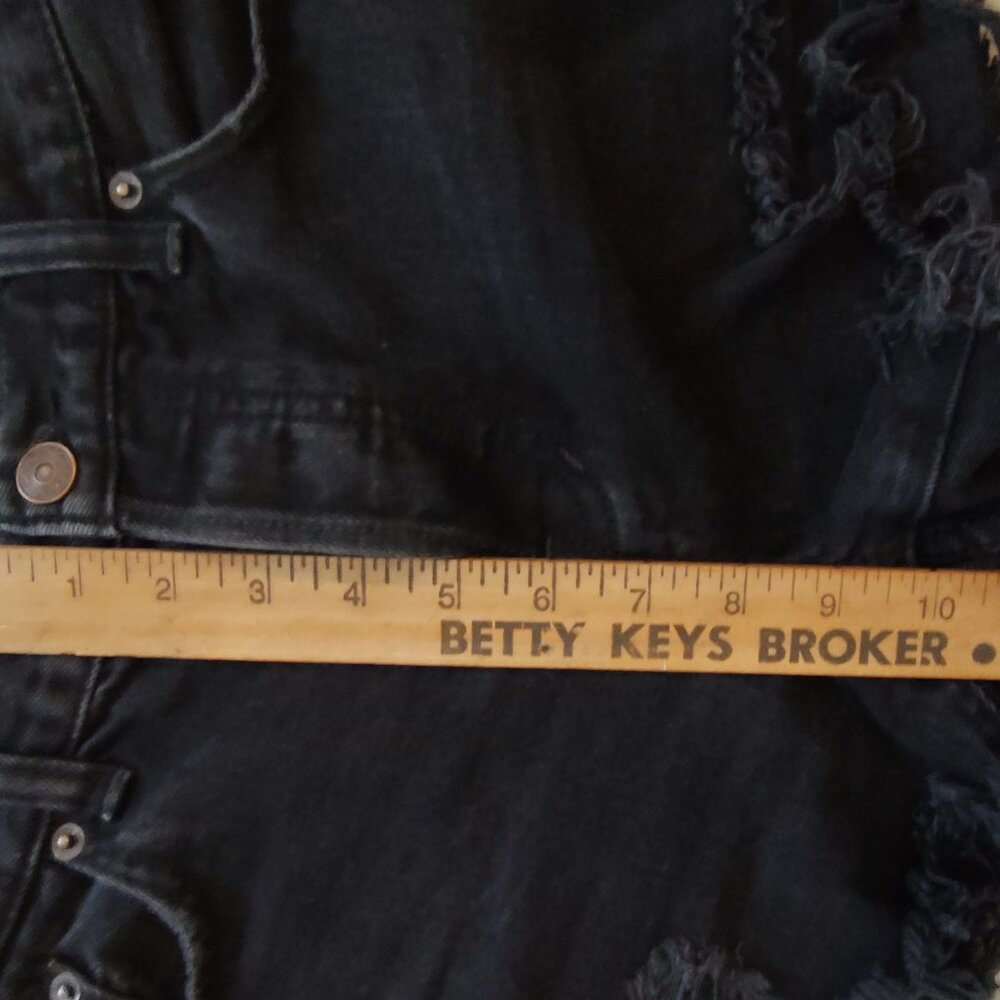 Free People Sofia Short in Black size 29 - Picture 2 of 7